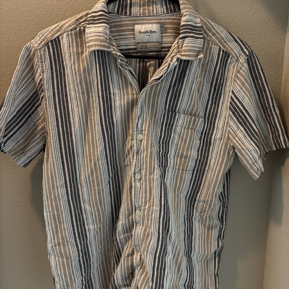 Men’s Goodfellow & Co Striped Collared Button-Down T-Shirt Size Medium